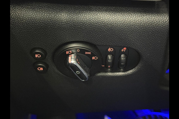 MINI 5-deurs 1.5 Cooper John Cooper Works Pakket Automaat Panoramadak Navigatie Camera Parkeersensoren Cruise Control Full Led Stoelverwarming Leder Climate Control Lichtmetalen velgen