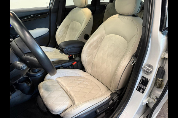 MINI 5-deurs 1.5 Cooper John Cooper Works Pakket Automaat Panoramadak Navigatie Camera Parkeersensoren Cruise Control Full Led Stoelverwarming Leder Climate Control Lichtmetalen velgen