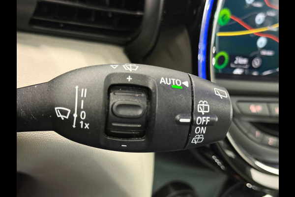 MINI 5-deurs 1.5 Cooper John Cooper Works Pakket Automaat Panoramadak Navigatie Camera Parkeersensoren Cruise Control Full Led Stoelverwarming Leder Climate Control Lichtmetalen velgen