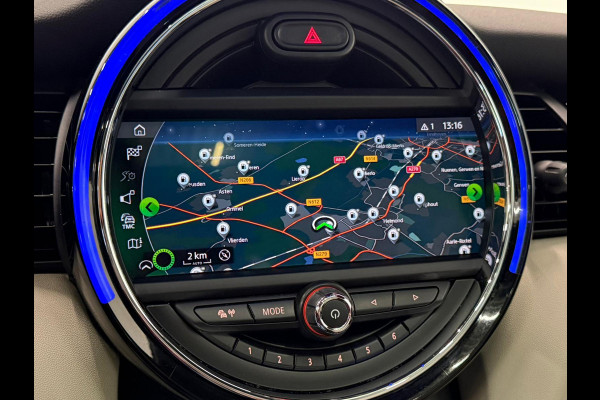 MINI 5-deurs 1.5 Cooper John Cooper Works Pakket Automaat Panoramadak Navigatie Camera Parkeersensoren Cruise Control Full Led Stoelverwarming Leder Climate Control Lichtmetalen velgen