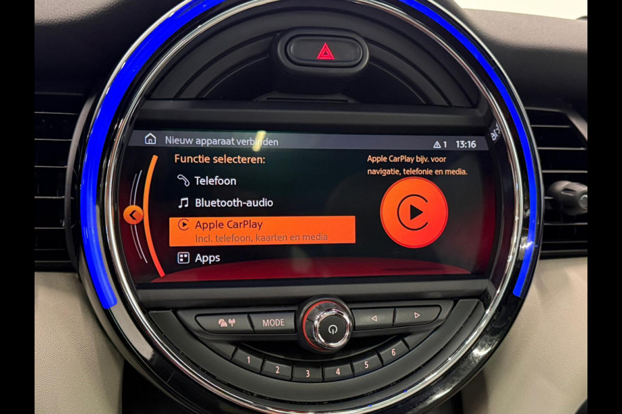 MINI 5-deurs 1.5 Cooper John Cooper Works Pakket Automaat Panoramadak Navigatie Camera Parkeersensoren Cruise Control Full Led Stoelverwarming Leder Climate Control Lichtmetalen velgen