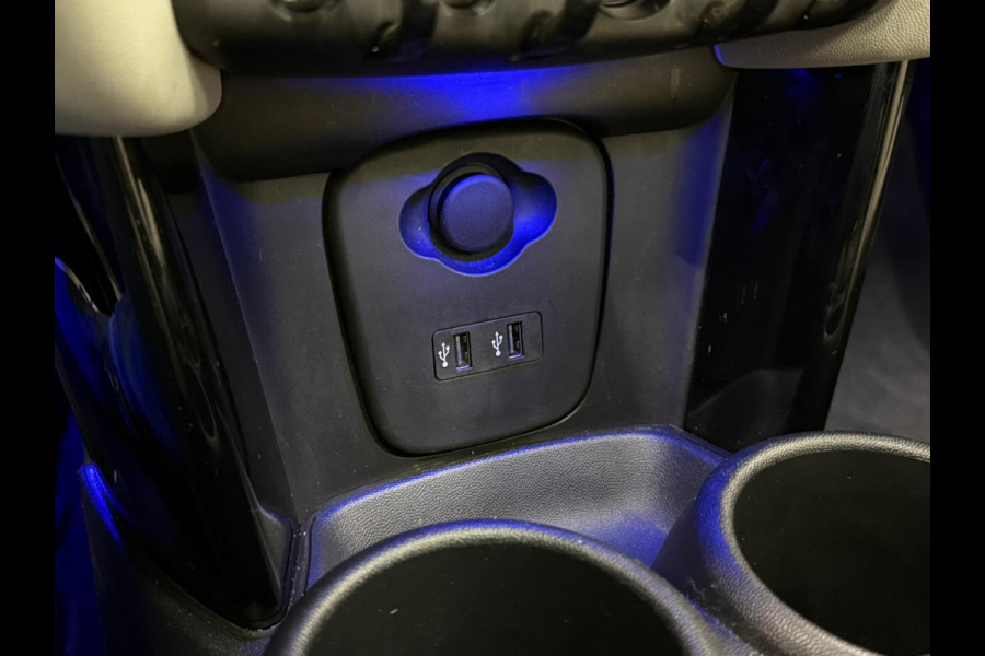 MINI 5-deurs 1.5 Cooper John Cooper Works Pakket Automaat Panoramadak Navigatie Camera Parkeersensoren Cruise Control Full Led Stoelverwarming Leder Climate Control Lichtmetalen velgen