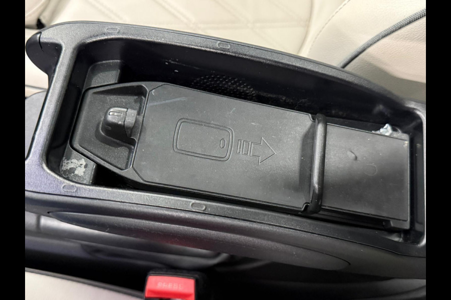 MINI 5-deurs 1.5 Cooper John Cooper Works Pakket Automaat Panoramadak Navigatie Camera Parkeersensoren Cruise Control Full Led Stoelverwarming Leder Climate Control Lichtmetalen velgen