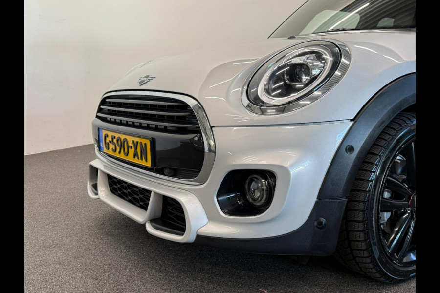 MINI 5-deurs 1.5 Cooper John Cooper Works Pakket Automaat Panoramadak Navigatie Camera Parkeersensoren Cruise Control Full Led Stoelverwarming Leder Climate Control Lichtmetalen velgen