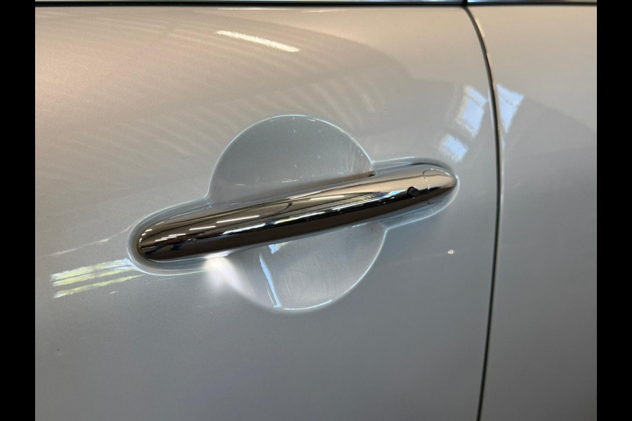MINI 5-deurs 1.5 Cooper John Cooper Works Pakket Automaat Panoramadak Navigatie Camera Parkeersensoren Cruise Control Full Led Stoelverwarming Leder Climate Control Lichtmetalen velgen