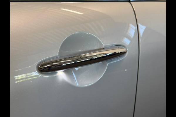 MINI 5-deurs 1.5 Cooper John Cooper Works Pakket Automaat Panoramadak Navigatie Camera Parkeersensoren Cruise Control Full Led Stoelverwarming Leder Climate Control Lichtmetalen velgen