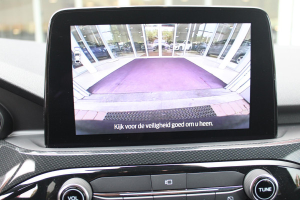 Ford Kuga 2.5 PHEV 225PK ST-LINE X | ELEKTRISCH WEGKLAPBARE TREKHAAK | NAVIGATIE | WINTER PACK: VOORRUIT/STUUR/STOEL VERWARMING | ACHTERBANK VERWARMING | DODEHOEKDETECTIE | CAMERA VOOR + ACHTER | KEYLESS ENTRY/START | RODE REMKLAUWEN | ADAPTIVE CRUISE CONTROL | DAB+ RADIO | APPLE CARPLAY/ANDROID AUTO | 19" LICHTMETALEN VELGEN | PARKEERSENSOREN VOOR + ACHTER | AUTOMATISCH INPARKEREN | ELEKTRISCH BEDIENBARE ACHTERKLEP |