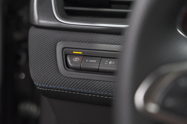 Renault Captur 1.8 E-Tech Full Hybrid 160 Esprit Alpine | 360 Camera | Dodehoekdetectie | Adaptieve Cruise Control