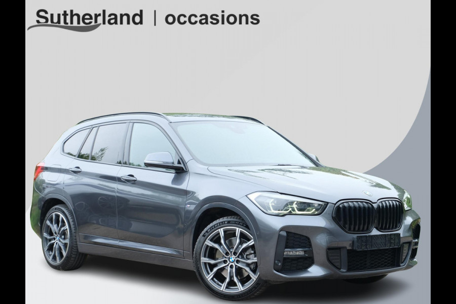 BMW X1 xDrive25e M-sport 220 PK | M pakket | Keyless entry | Camera | Stoelverwarming | Elektrische stoelen met geheugen | Head up Display | Elektrische Klep | 19 Inch |