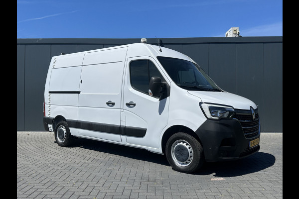 Renault Master 2.3 dCi 150 PK / L2H2 / TREKHAAK / CAMERA / AIRCO / CRUISE / 2.500 KG AHG