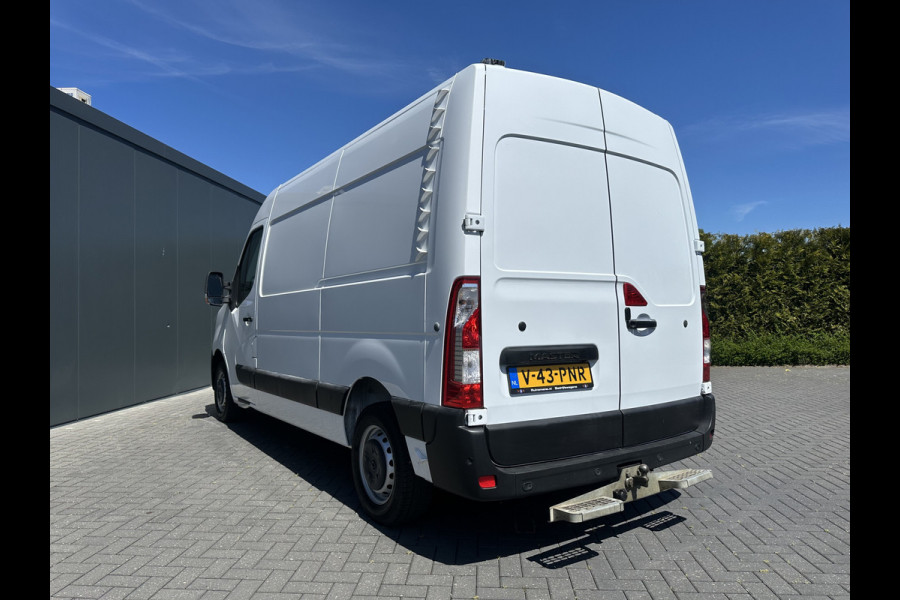 Renault Master 2.3 dCi 150 PK / L2H2 / TREKHAAK / CAMERA / AIRCO / CRUISE / 2.500 KG AHG