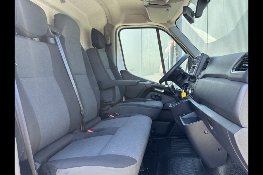 Renault Master 2.3 dCi 150 PK / L2H2 / TREKHAAK / CAMERA / AIRCO / CRUISE / 2.500 KG AHG