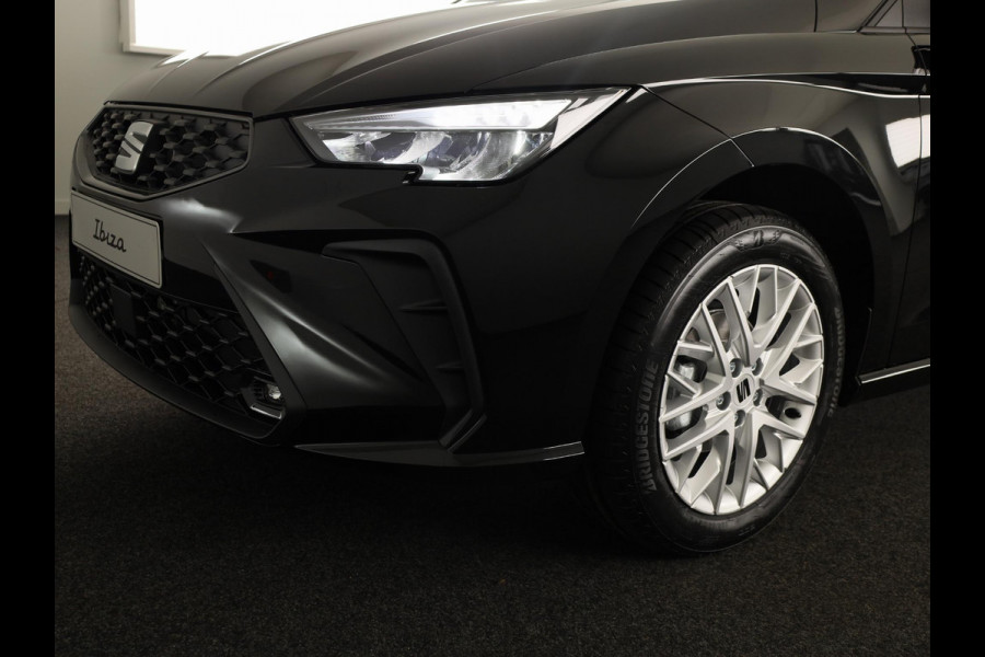 Seat Ibiza Style 1.0 EcoTSI 95 PK | Midnight Black Metallic | Apple Carplay | Park Assist | Cruise Control