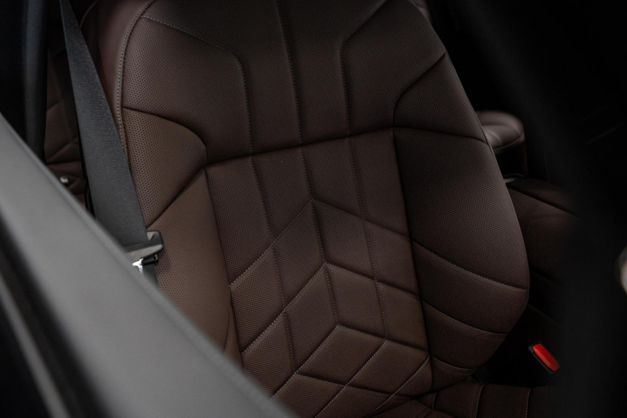 BMW 7 Serie 750e xDrive *M-Sport Pro / Panorama Sky Lounge / Bowers & Wilkins / Stoelventilatie & Massage / Head-Up Display*