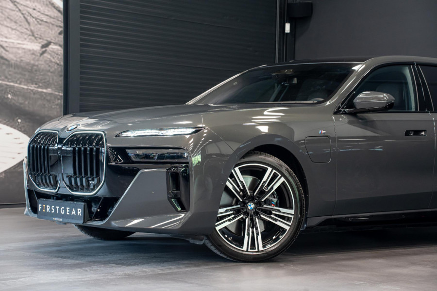 BMW 7 Serie 750e xDrive *M-Sport Pro / Panorama Sky Lounge / Bowers & Wilkins / Stoelventilatie & Massage / Head-Up Display*