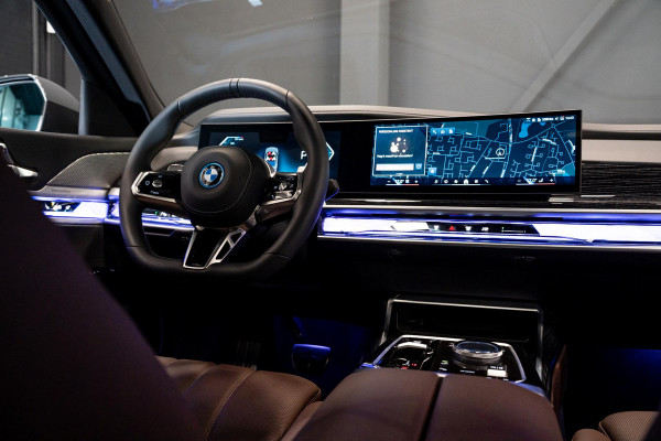 BMW 7 Serie 750e xDrive *M-Sport Pro / Panorama Sky Lounge / Bowers & Wilkins / Stoelventilatie & Massage / Head-Up Display*