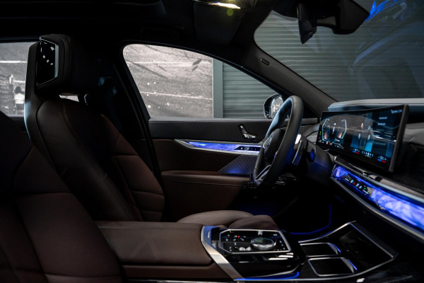BMW 7 Serie 750e xDrive *M-Sport Pro / Panorama Sky Lounge / Bowers & Wilkins / Stoelventilatie & Massage / Head-Up Display*