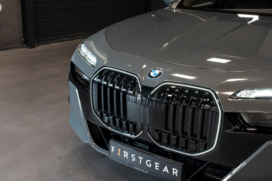 BMW 7 Serie 750e xDrive *M-Sport Pro / Panorama Sky Lounge / Bowers & Wilkins / Stoelventilatie & Massage / Head-Up Display*
