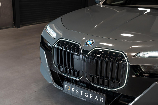 BMW 7 Serie 750e xDrive *M-Sport Pro / Panorama Sky Lounge / Bowers & Wilkins / Stoelventilatie & Massage / Head-Up Display*