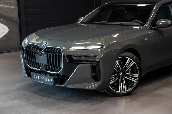 BMW 7 Serie 750e xDrive *M-Sport Pro / Panorama Sky Lounge / Bowers & Wilkins / Stoelventilatie & Massage / Head-Up Display*