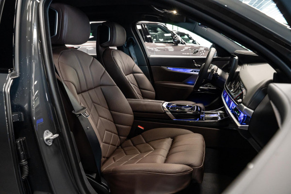 BMW 7 Serie 750e xDrive *M-Sport Pro / Panorama Sky Lounge / Bowers & Wilkins / Stoelventilatie & Massage / Head-Up Display*