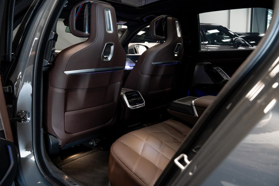 BMW 7 Serie 750e xDrive *M-Sport Pro / Panorama Sky Lounge / Bowers & Wilkins / Stoelventilatie & Massage / Head-Up Display*