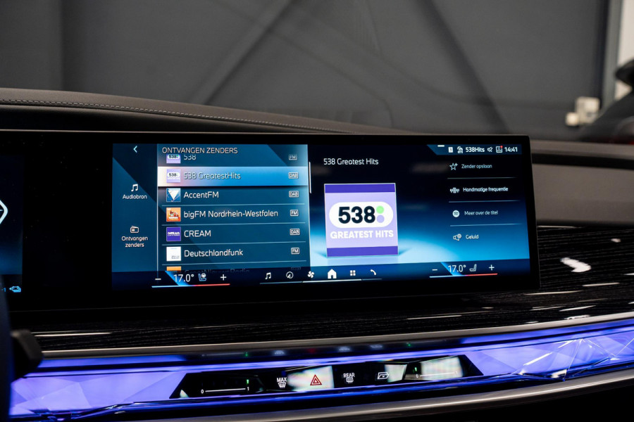 BMW 7 Serie 750e xDrive *M-Sport Pro / Panorama Sky Lounge / Bowers & Wilkins / Stoelventilatie & Massage / Head-Up Display*