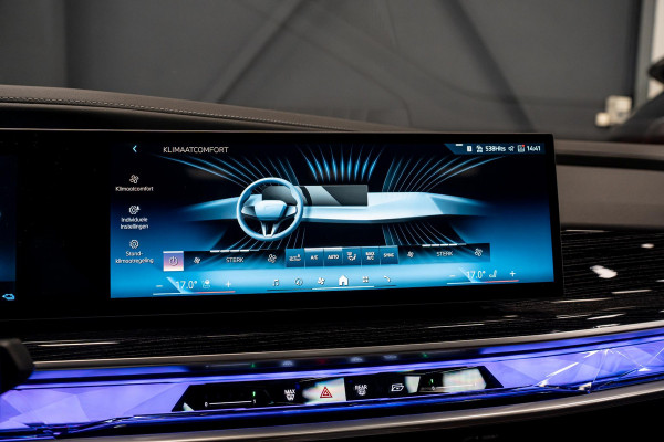 BMW 7 Serie 750e xDrive *M-Sport Pro / Panorama Sky Lounge / Bowers & Wilkins / Stoelventilatie & Massage / Head-Up Display*