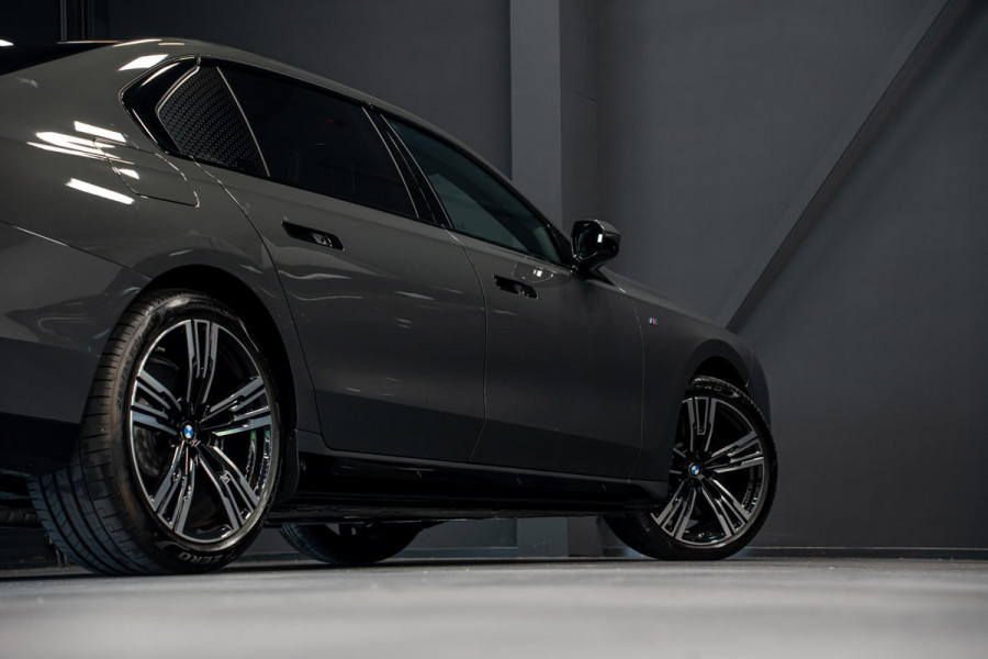 BMW 7 Serie 750e xDrive *M-Sport Pro / Panorama Sky Lounge / Bowers & Wilkins / Stoelventilatie & Massage / Head-Up Display*