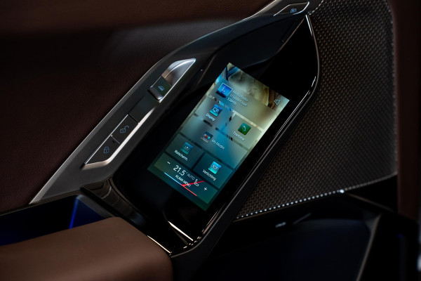 BMW 7 Serie 750e xDrive *M-Sport Pro / Panorama Sky Lounge / Bowers & Wilkins / Stoelventilatie & Massage / Head-Up Display*