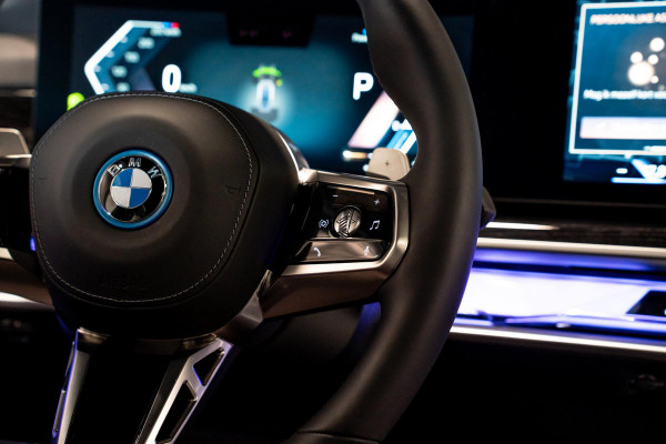 BMW 7 Serie 750e xDrive *M-Sport Pro / Panorama Sky Lounge / Bowers & Wilkins / Stoelventilatie & Massage / Head-Up Display*