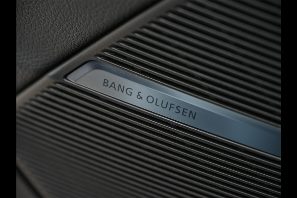 Audi Q8 55 TFSI e quattro Pro Line S | Panoramadak | 360 Camera | B&O | Head-up | Achterasbesturing | Luchtvering | Ambiance interieur | Soft close | Trekhaak | Stuurwiel verwarmd |
