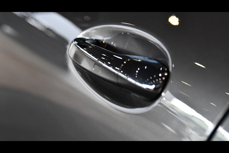 Mercedes-Benz CLA-Klasse 180 AMG-Line, Pano, Memory, 360, Ambient, Keyless!