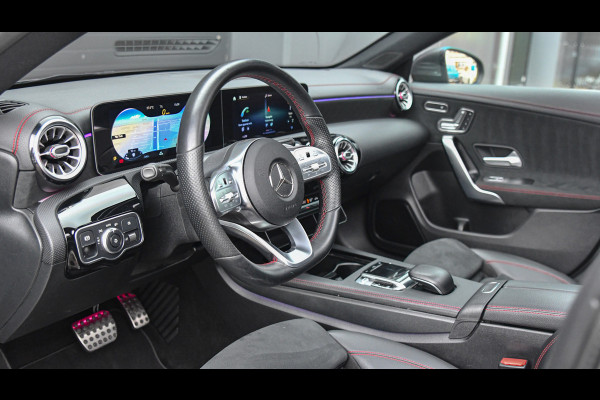 Mercedes-Benz CLA-Klasse 180 AMG-Line, Pano, Memory, 360, Ambient, Keyless!