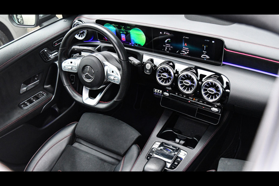 Mercedes-Benz CLA-Klasse 180 AMG-Line, Pano, Memory, 360, Ambient, Keyless!