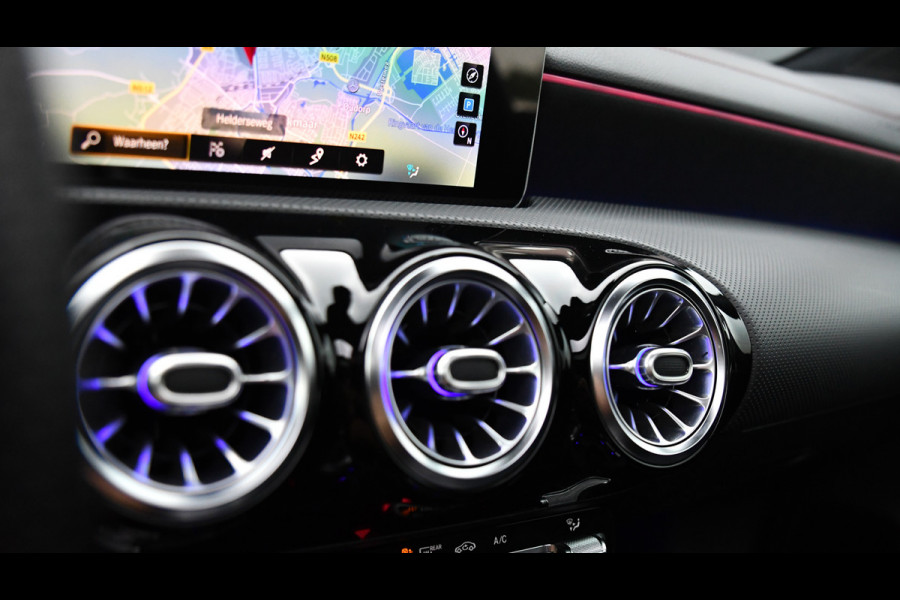 Mercedes-Benz CLA-Klasse 180 AMG-Line, Pano, Memory, 360, Ambient, Keyless!