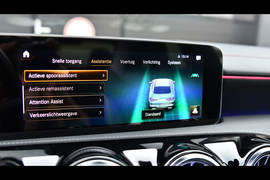 Mercedes-Benz CLA-Klasse 180 AMG-Line, Pano, Memory, 360, Ambient, Keyless!