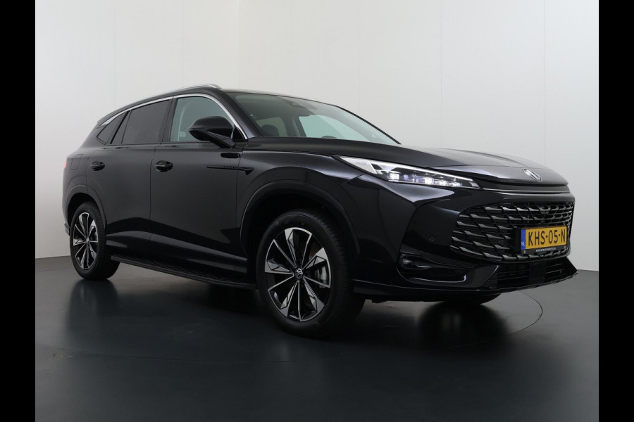 MG HS 1.5 Luxury PHEV VAN: 39.900,- VOOR: 33.330,- UW WKVOORDEEL: 6.470,- | PLUG-IN HYBRIDE | 272 PK | NIEUWE AUTO | >1.000 KM TOTAAL BEREIK | 1E REGISTRATIE 03-2026 | 360° CAMERA | ELEKTRISCHE ACHTERKLEP | 7 JAAR MG GARANTIE T/M 2033 | APPLE CARPLAY | ANDROID AUTO | STOELVERWARMING | FULL LED | ELEKTRISCHE STOELEN