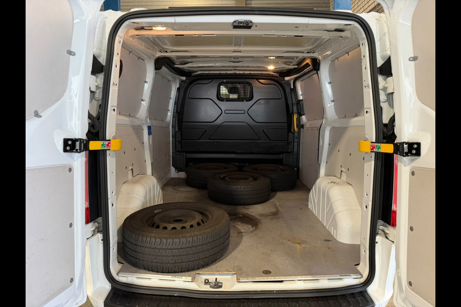 Ford Transit Custom 320 2.0 TDCI L1H1 Limited / Camera / 3 zits / carplay