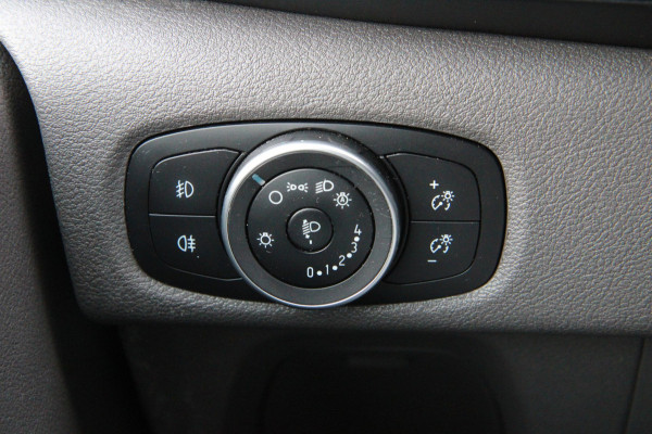 Ford Transit Custom 320 2.0 TDCI L1H1 Limited / Camera / 3 zits / carplay