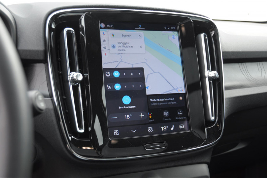 Volvo EX40 Single Ext. Range Ultra 82 kWh / Panorama schuif-kanteldak / 360 Camera / Harman Kardon / Trekhaak / Stuur- en stoelverwarming / Adaptive Cruise / Elektrische best.stoel met geheugen