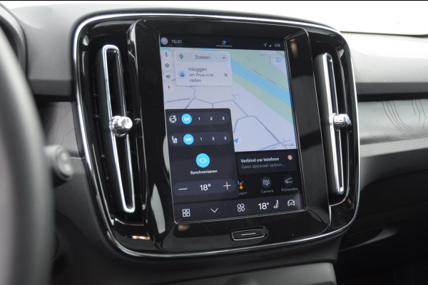 Volvo EX40 Single Ext. Range Ultra 82 kWh / Panorama schuif-kanteldak / 360 Camera / Harman Kardon / Trekhaak / Stuur- en stoelverwarming / Adaptive Cruise / Elektrische best.stoel met geheugen