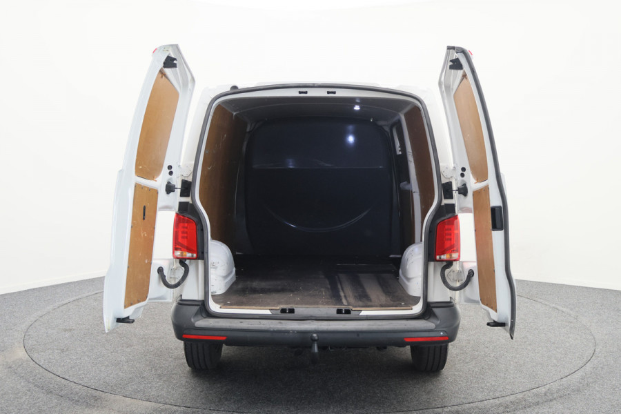 Volkswagen Transporter 2.0 TDI L2H1 30 DSG Cruise, Apple Carplay, Trekhaak, PDC