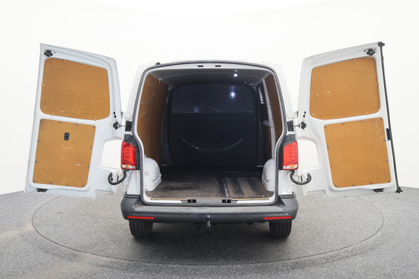 Volkswagen Transporter 2.0 TDI L2H1 30 DSG Cruise, Apple Carplay, Trekhaak, PDC