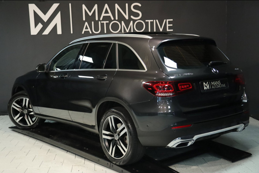 Mercedes-Benz GLC 300e 4MATIC / PANODAK / 360 / BURMESTER / MATRIX / CARPLAY