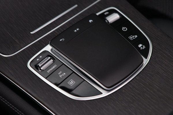 Mercedes-Benz GLC 300e 4MATIC / PANODAK / 360 / BURMESTER / MATRIX / CARPLAY