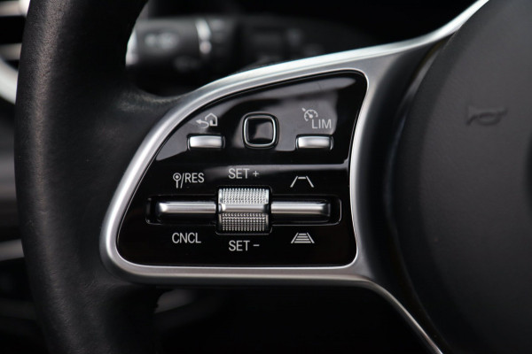 Mercedes-Benz GLC 300e 4MATIC / PANODAK / 360 / BURMESTER / MATRIX / CARPLAY