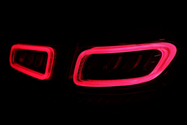 Mercedes-Benz GLC 300e 4MATIC / PANODAK / 360 / BURMESTER / MATRIX / CARPLAY