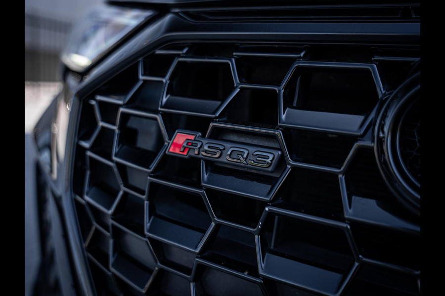 Audi Q3 Sportback TFSI RS Q3 - Full Black Edition l ACC l B&O | BTW