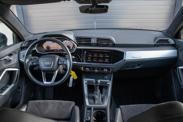 Audi Q3 35 TFSI Advanced Matrix Camera Stoelverwarming Trekhaak